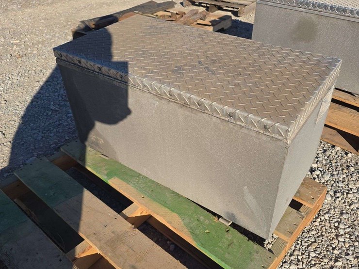 side-trailer-toolbox-image-4