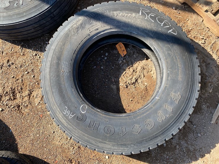 #6975-•-(1)-firestone-fd-663-radial-commercial-truck-tire-image-6