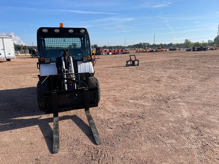 #1850-•-2019-bobcat-toolcat-5600-image-9