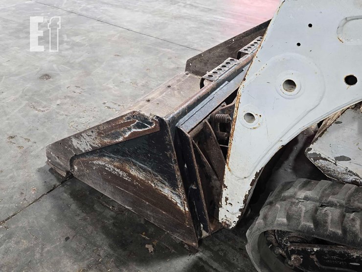 2013-bobcat-t110-image-12