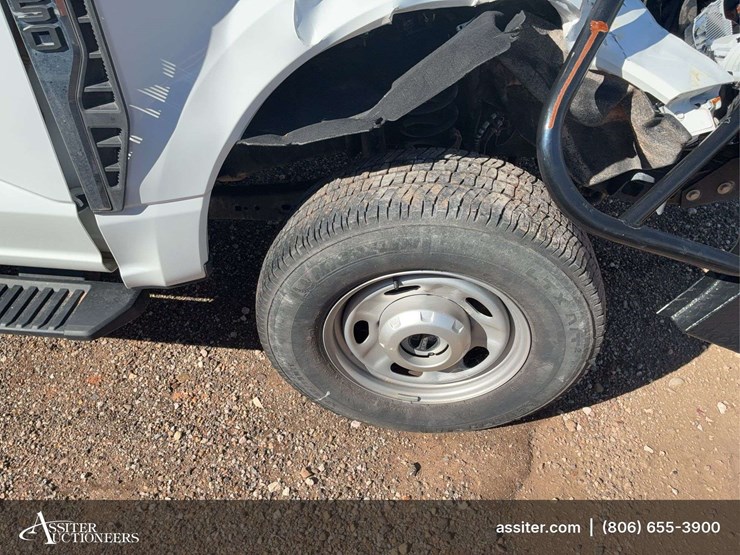 2024-ford-f350-image-24