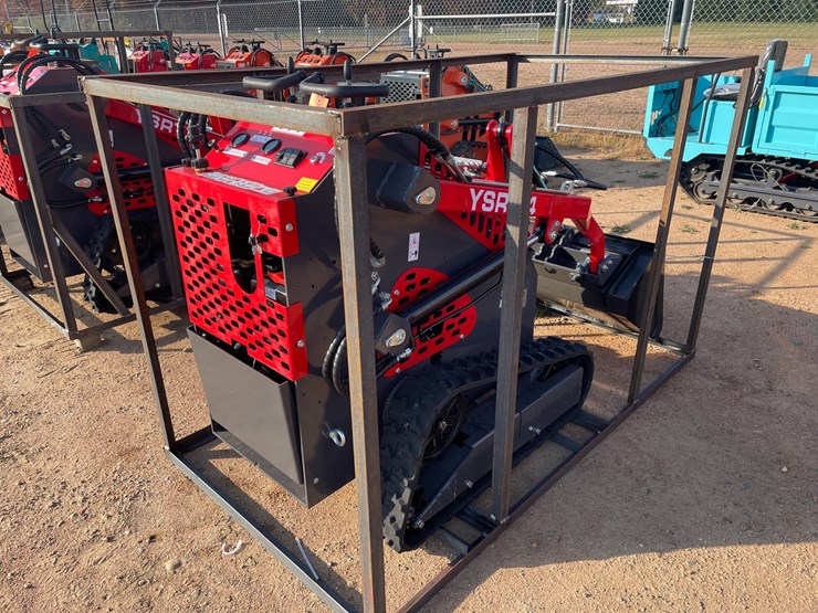 #3241-•-agt-ysrt14-skid-steer-loader-image-5