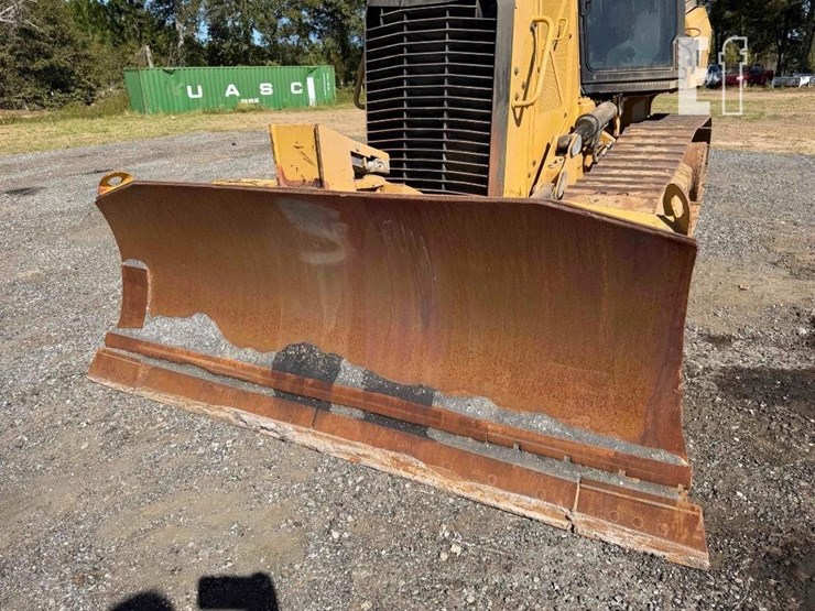 2020-caterpillar-d1-image-40