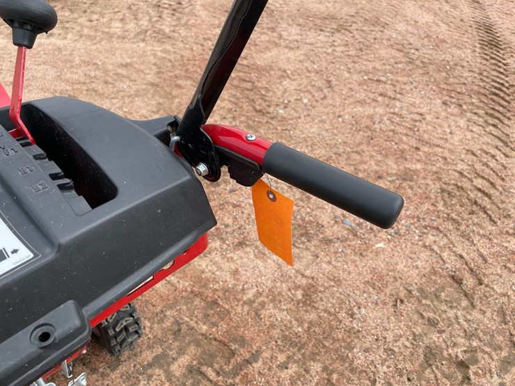 #1005-•-troy-bilt-snow-blower-image-16