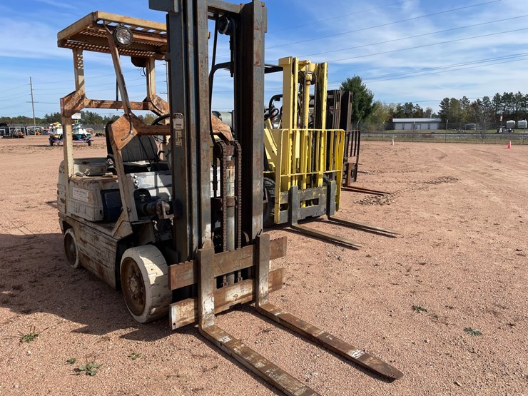 #1899-•-nissan-gas-forklift-image-4