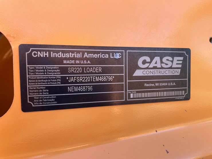 #1079-•-2014-case-sr220-skid-steer-image-31