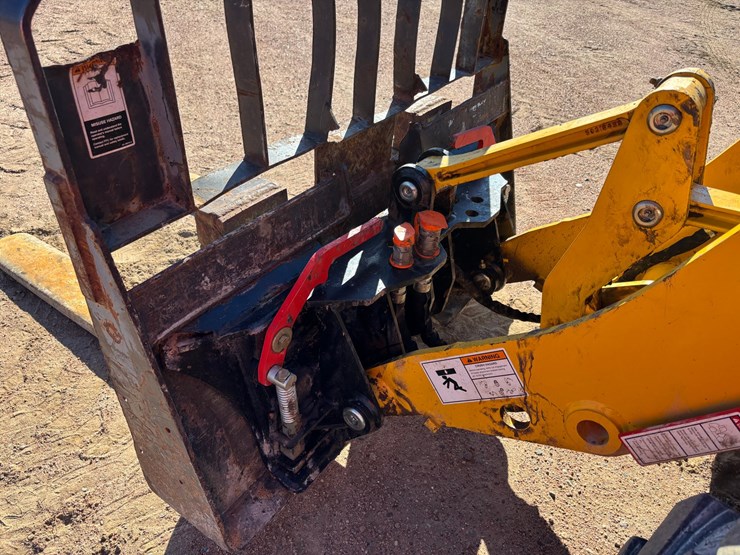 #1894-•-2023-gehl-al550-wheel-loader-image-12