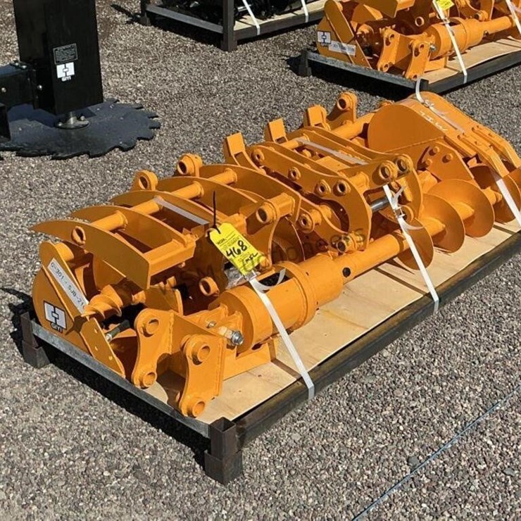 EXCAVATOR ATTACHMENT SET