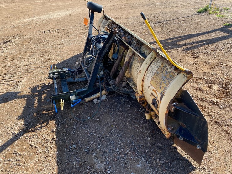 #6983-•-md-ii-truck-mount-snowplow-with-mounting-frame-and-side-wings-image-4