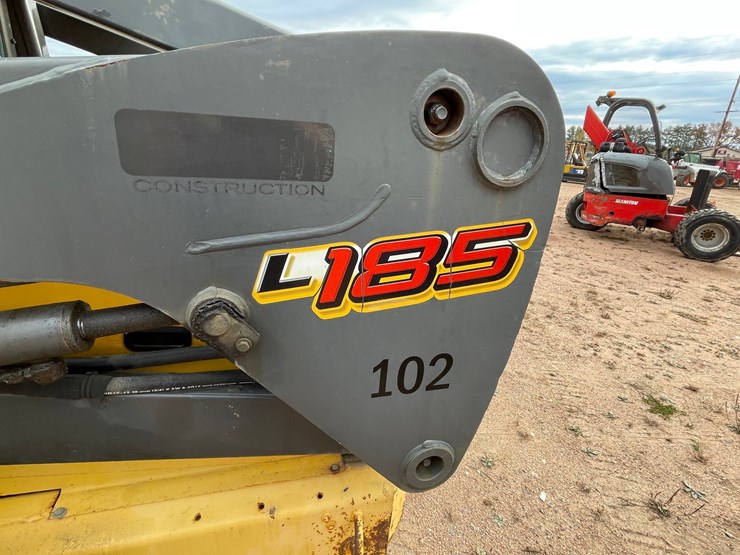 #1947-•-new-holland-l185-wheeled-skid-steer-image-13