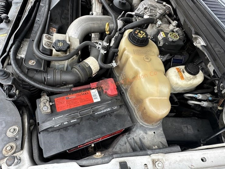 2010-ford-f-250-super-duty-4x4-pickup-image-32