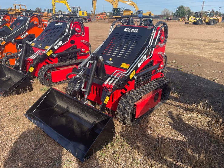 #3213-•-2026-skid-steer-loader-image-1