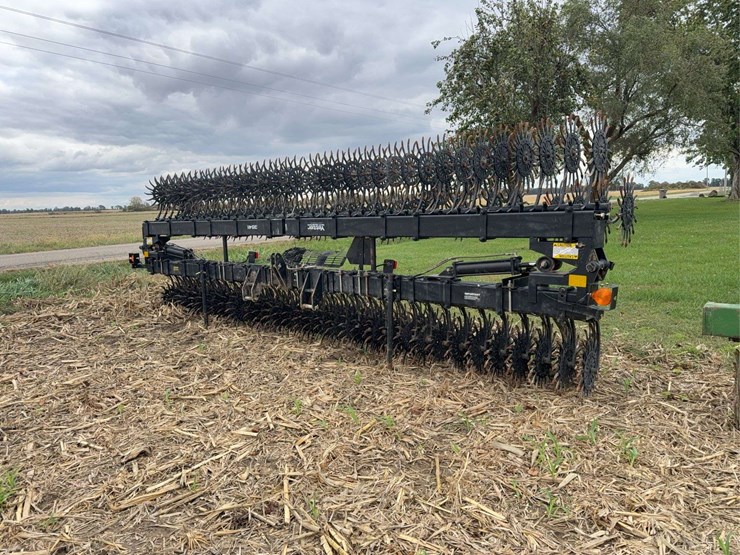 yetter-3541-rotary-hoe,-40ft,-hyd-fold,-lights,-low-use,-s/n--m04157-image-1