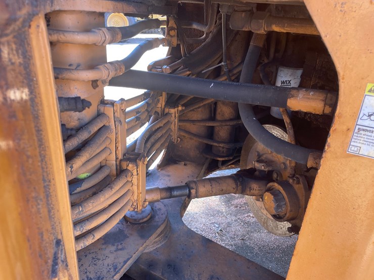 #1748-•-2001-case-721c-wheel-loader-image-28