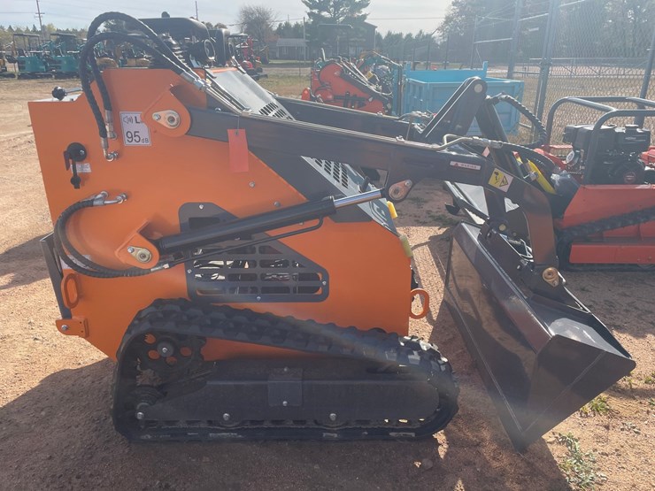 #3207-•-2026-landhonor-lhr-me380r3a-mini-skid-steer-loader-image-3