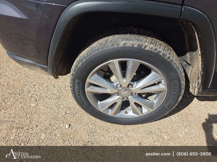 2013-jeep-grand-cherokee-laredo-image-27