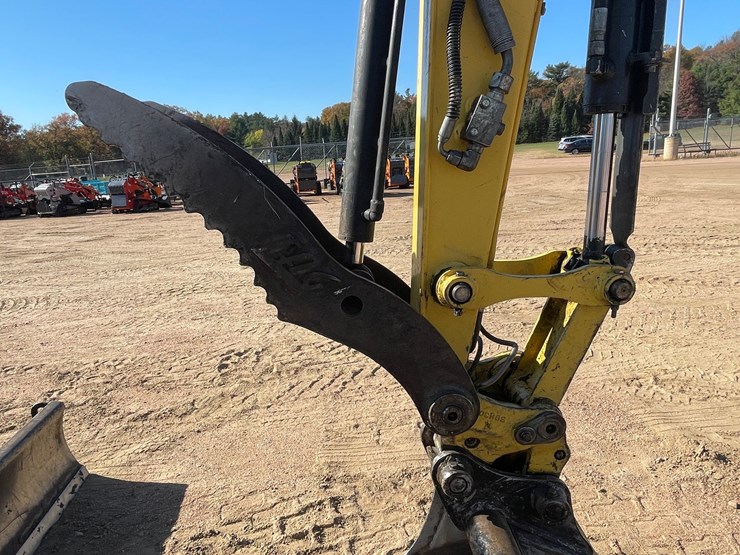#1900-•-yanmar-vio-35-mini-backhoe-image-20