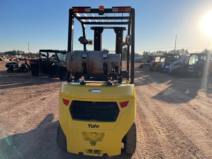 #1882-•-2022-yale-40ux-glp040ux-lp-forklift-image-6