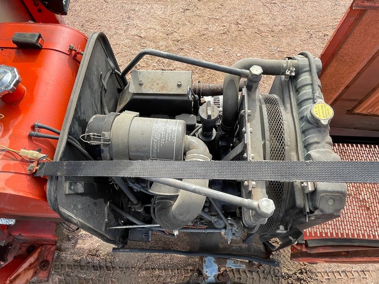#1019-•-kubota-f2400-4wd-tractor-with-attachments-image-41
