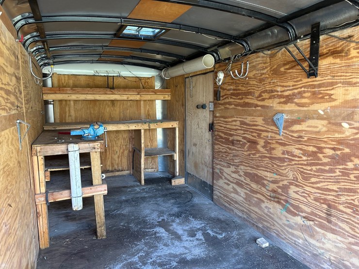 #6918-•-2008-homesteader-enclosed-tandem-axle-cargo-trailer-(wi-title-in-delay)-image-12