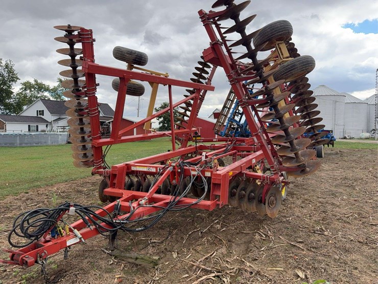 2009-krause-7300-disc,-31ft,-7-1/2''-spacing,-walking-tandems,-rear-hitch-and-hyd.-image-3