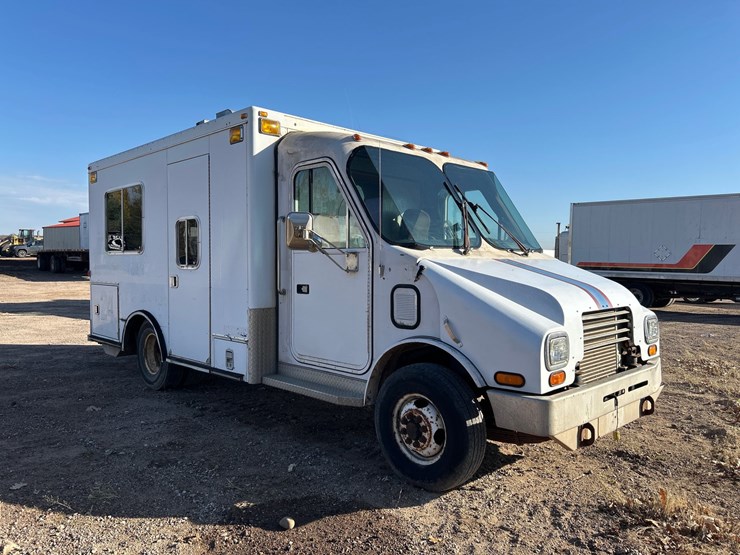 #6934-•-1992-computer-designed-chassis-1300-stoughton-step-van-(has-wi-title)-image-7