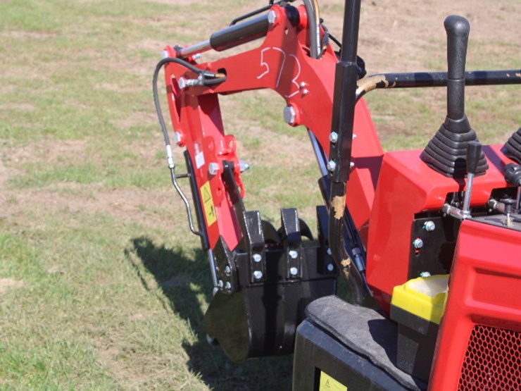 #573-•-sh15-mini-excavator-image-3