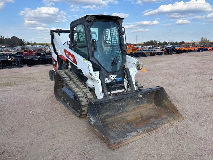 #1073-•-2021-bobcat-r-series-t66-tracked-skid-steer-image-1