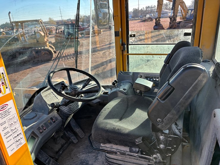 #1884-•-1998-volvo-l120c-wheel-loader-image-26