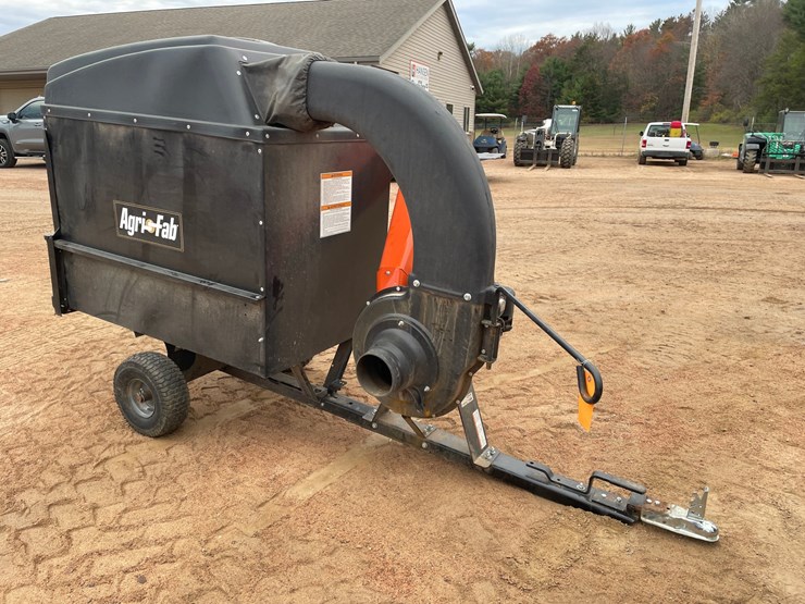 #1015-•-agri-fab-lawn-vacuum-and-chipper-shredder-image-2