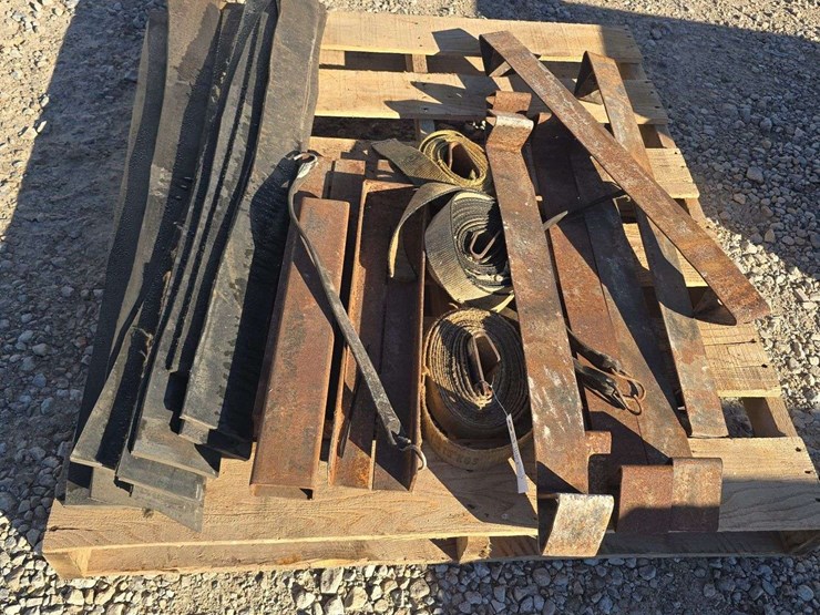 coil-racks,-small-tie-down-straps,-misc.-rubber-protection-strips-image-5