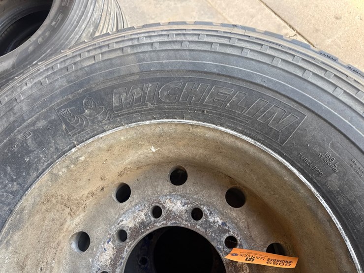 #6989-•-(2)-commercial-truck-tires-with-rims-image-5