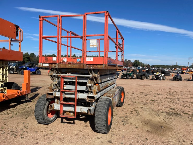 #1879-•-skyjack-sj7127-4x4-off-road-scissor-lift-image-4