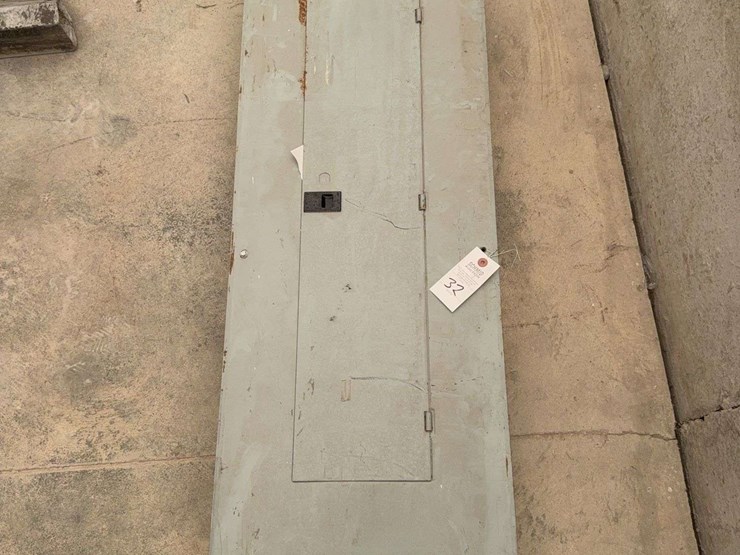 electrical-box-with-fuses-inside-image-1