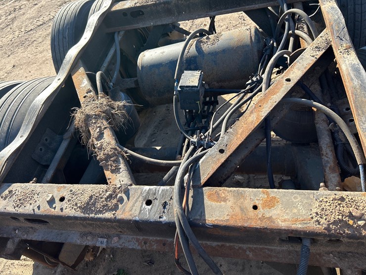 #6919-•-tandem-axle-trailer-slider-subframe-assembly-image-6