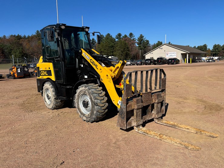 #1894-•-2023-gehl-al550-wheel-loader-image-3