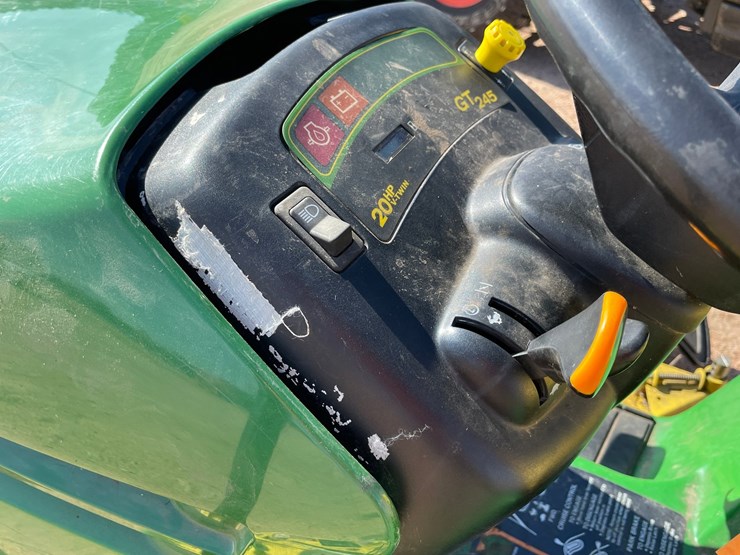#1010-•-john-deere-gt245-riding-lawn-mower-image-20