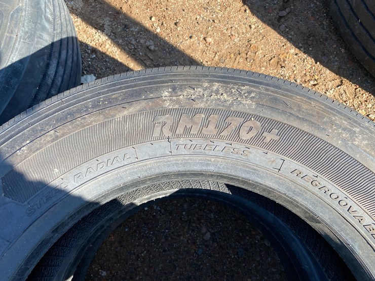 #6969-•-(2)-roadmaster-rm170+-225/70r19.5-commercial-truck-tires-image-5