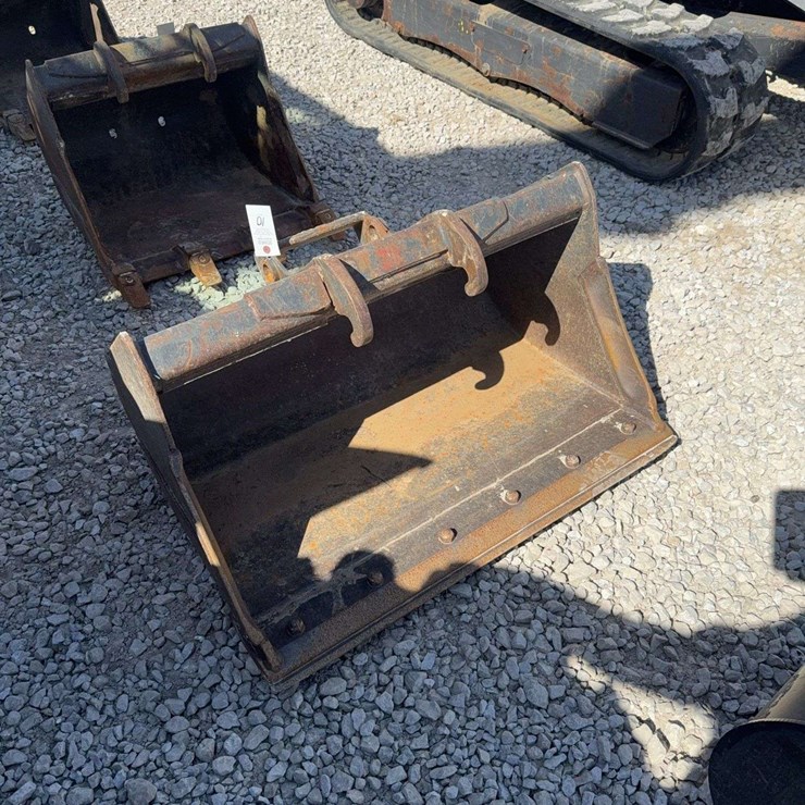 Bobcat 36” Smooth Excavator Bucket