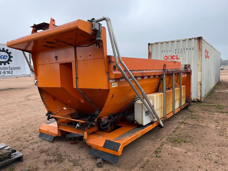 #3729-•-16'-salter-and-sand-box-with-conveyor-bottom-image-1