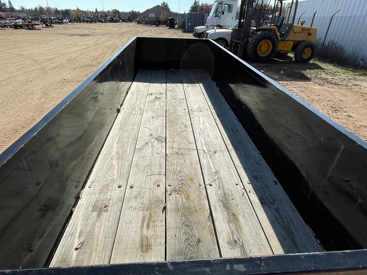 #1915-•-tandem-axle-utility-trailer-with-sides-(no-title)-image-18