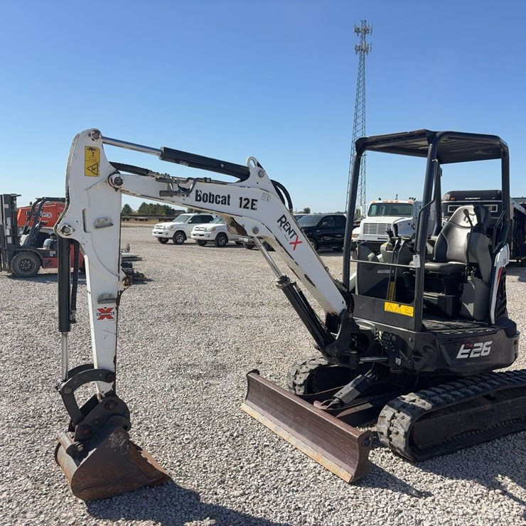 2020 Bobcat E26 Tracked Mini Excavator, 1,726 hours, Runs on diesel, Comes with 20” smooth bucket, s/n- B4S912442