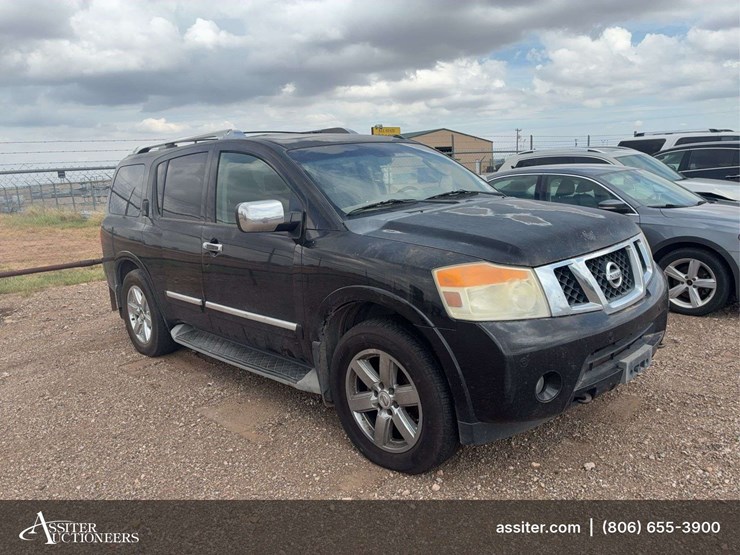 2011-nissan-armada-image-2