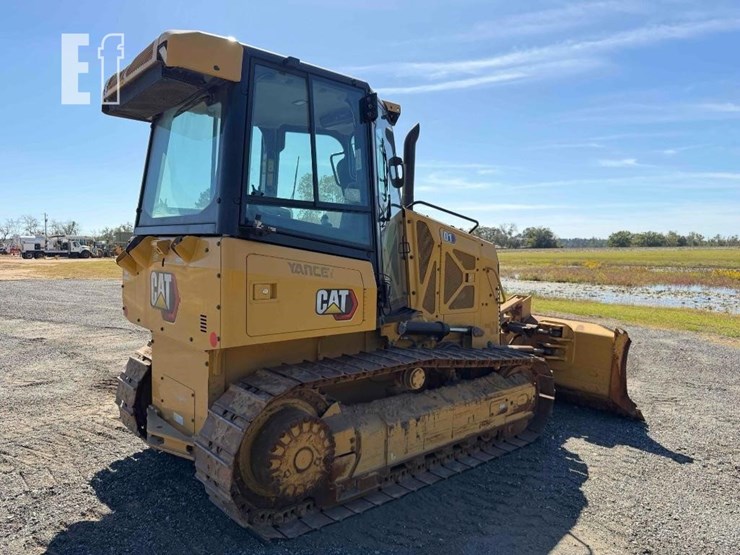2020-caterpillar-d1-image-4