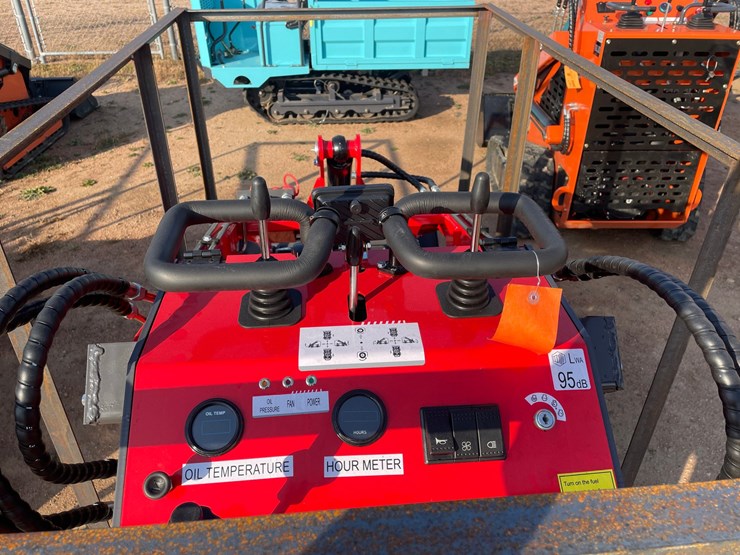 #3241-•-agt-ysrt14-skid-steer-loader-image-15