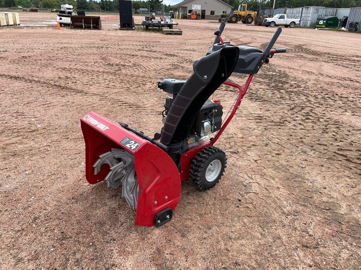 #1005-•-troy-bilt-snow-blower-image-1