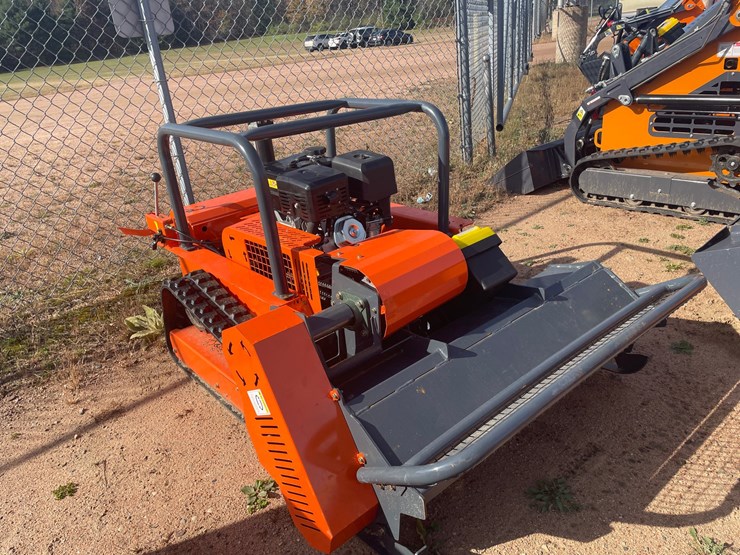 #3208-•-2026-tracked-lawn-mower-image-4