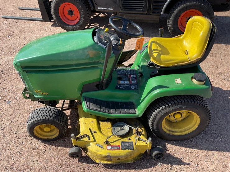 #1010-•-john-deere-gt245-riding-lawn-mower-image-9