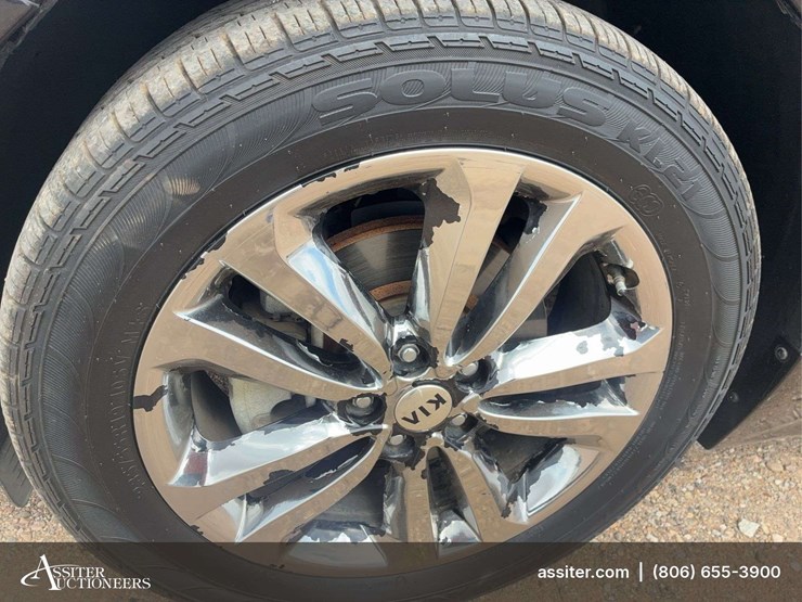 2017-kia-sedona-image-32