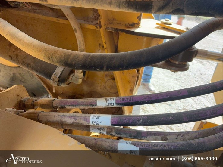 2012-caterpillar-950k-image-30
